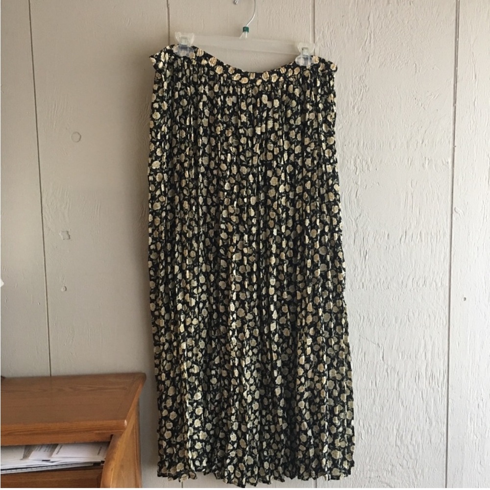 Vintage Express Green and Cream Pleated Floral Midi Skirt